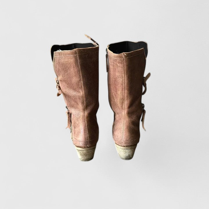 Effortless western ankle boots with cushioned sole