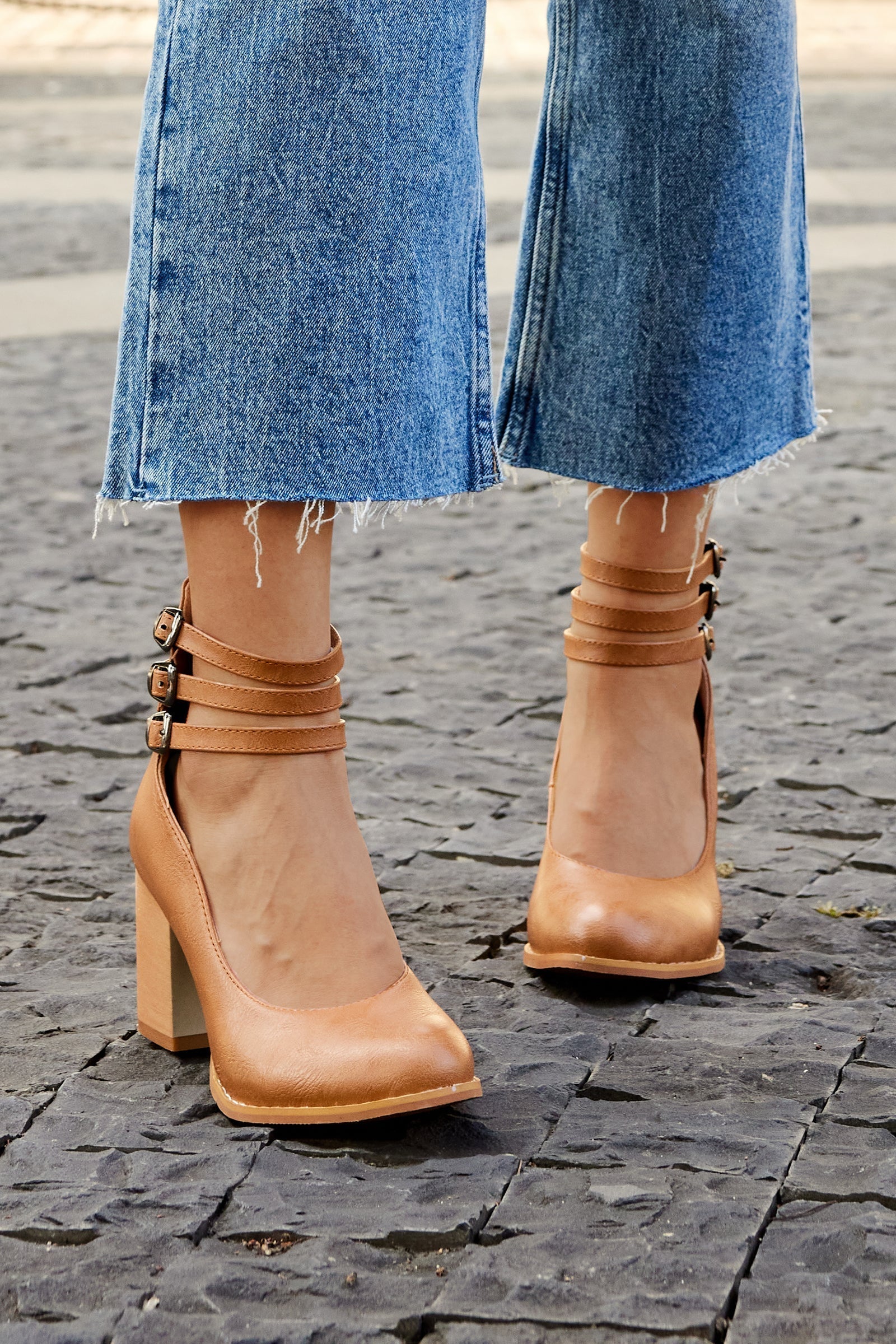 Casilda | Smooth Sandals with Ankle Strap and Thick Heel