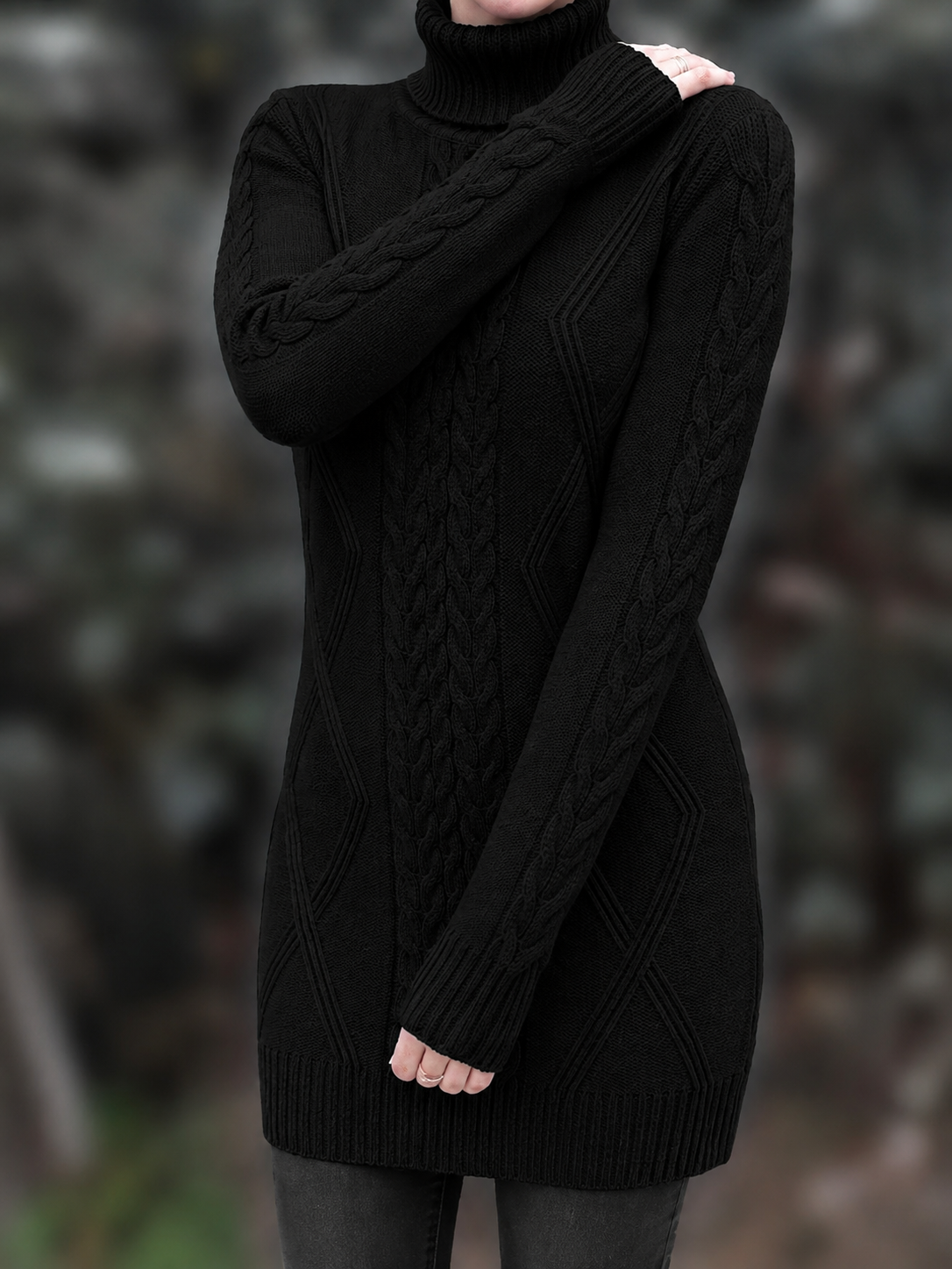 Devna | Women's Oversized Cable Knit Turtleneck Sweater