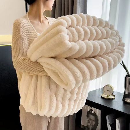 100 x 150 cm Plush Faux Fur Throw Blanket