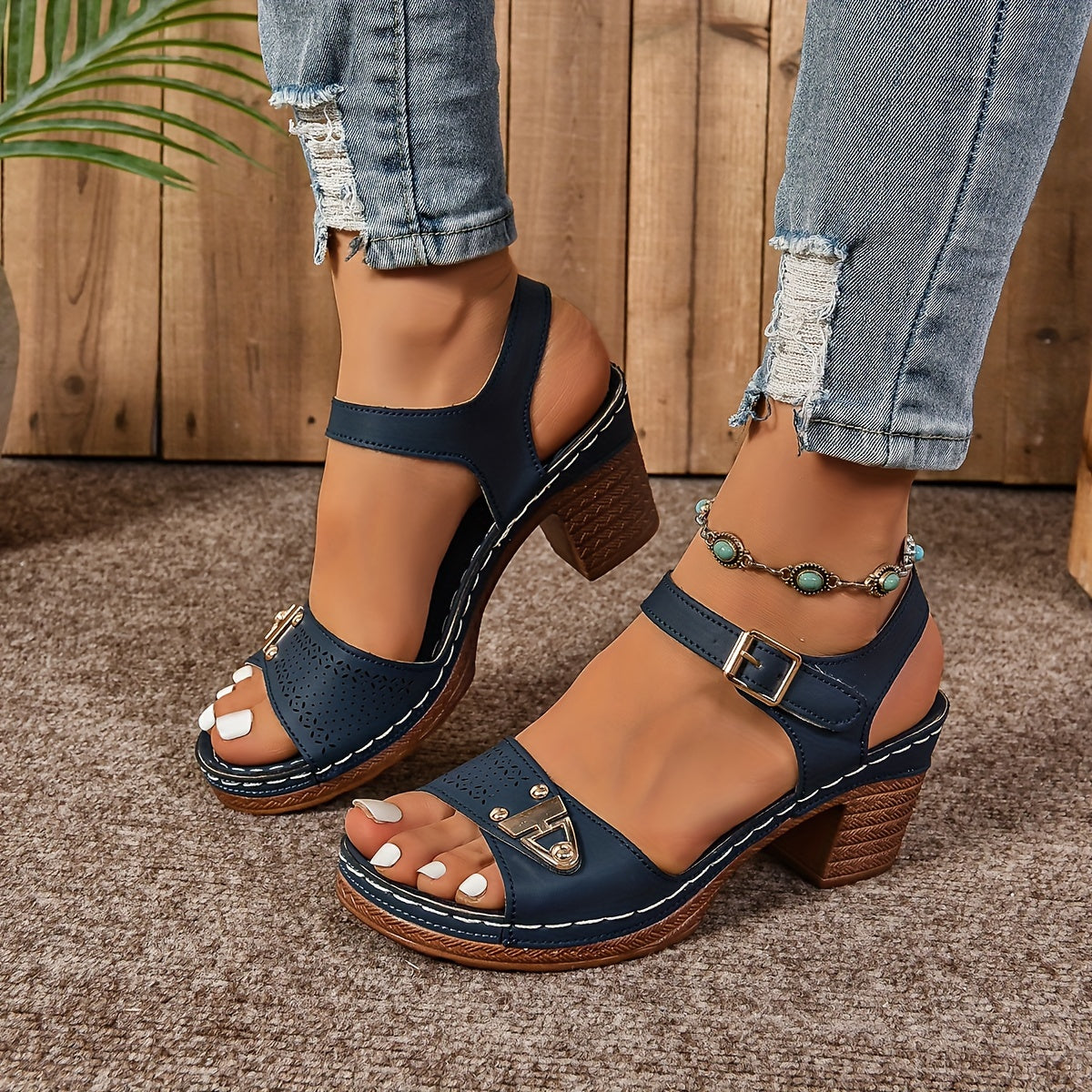 Honeysuckle | Women's Cushioned Adjustable Buckle Sandals