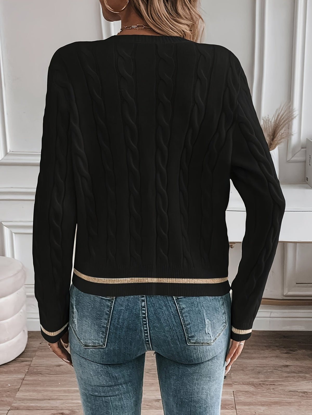 Delvwyn | Women's Cable Knit Button-Up Cardigan