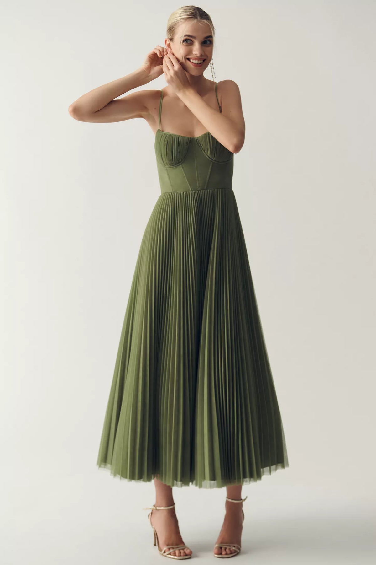Serena – Midi Dress with Structured Bodice and Pleated Skirt