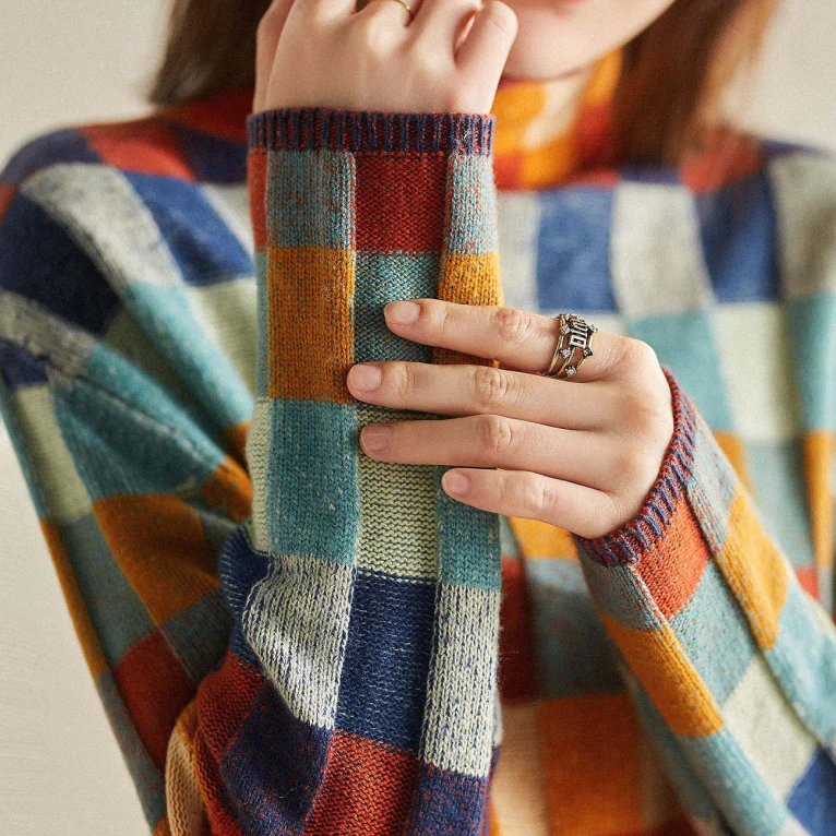 Vexna | Women's Colorblock Turtleneck Sweater