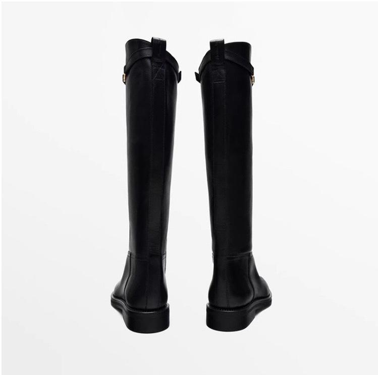 Laiza – Minimalist Block Heel Boots with Chic Buckle Detail