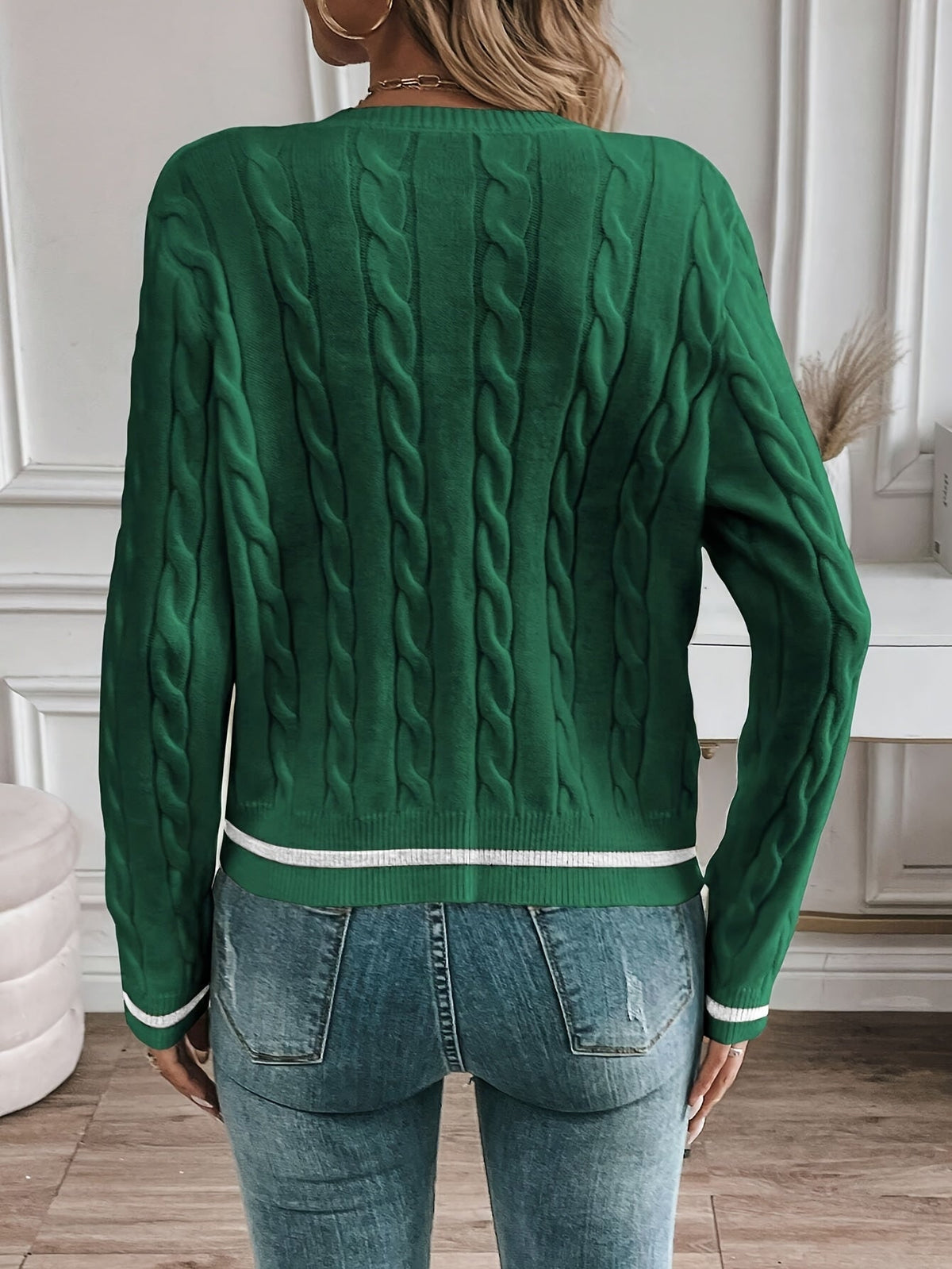 Delvwyn | Women's Cable Knit Button-Up Cardigan