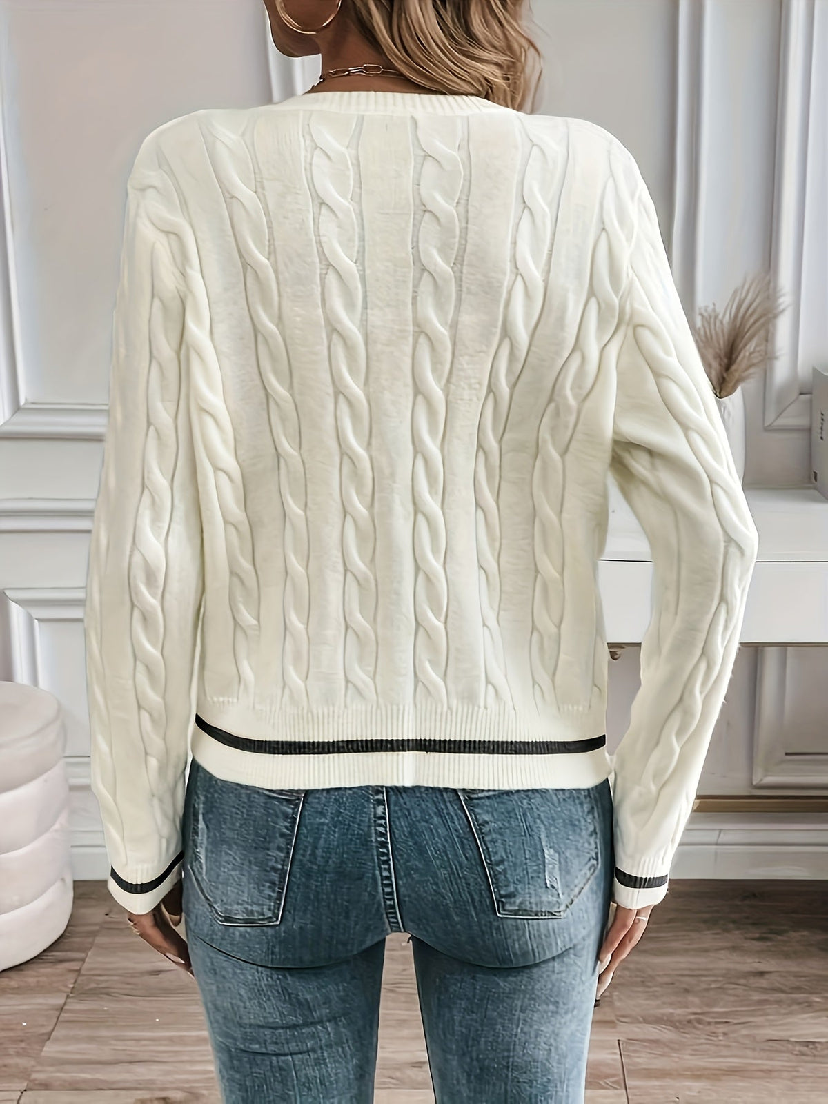 Delvwyn | Women's Cable Knit Button-Up Cardigan