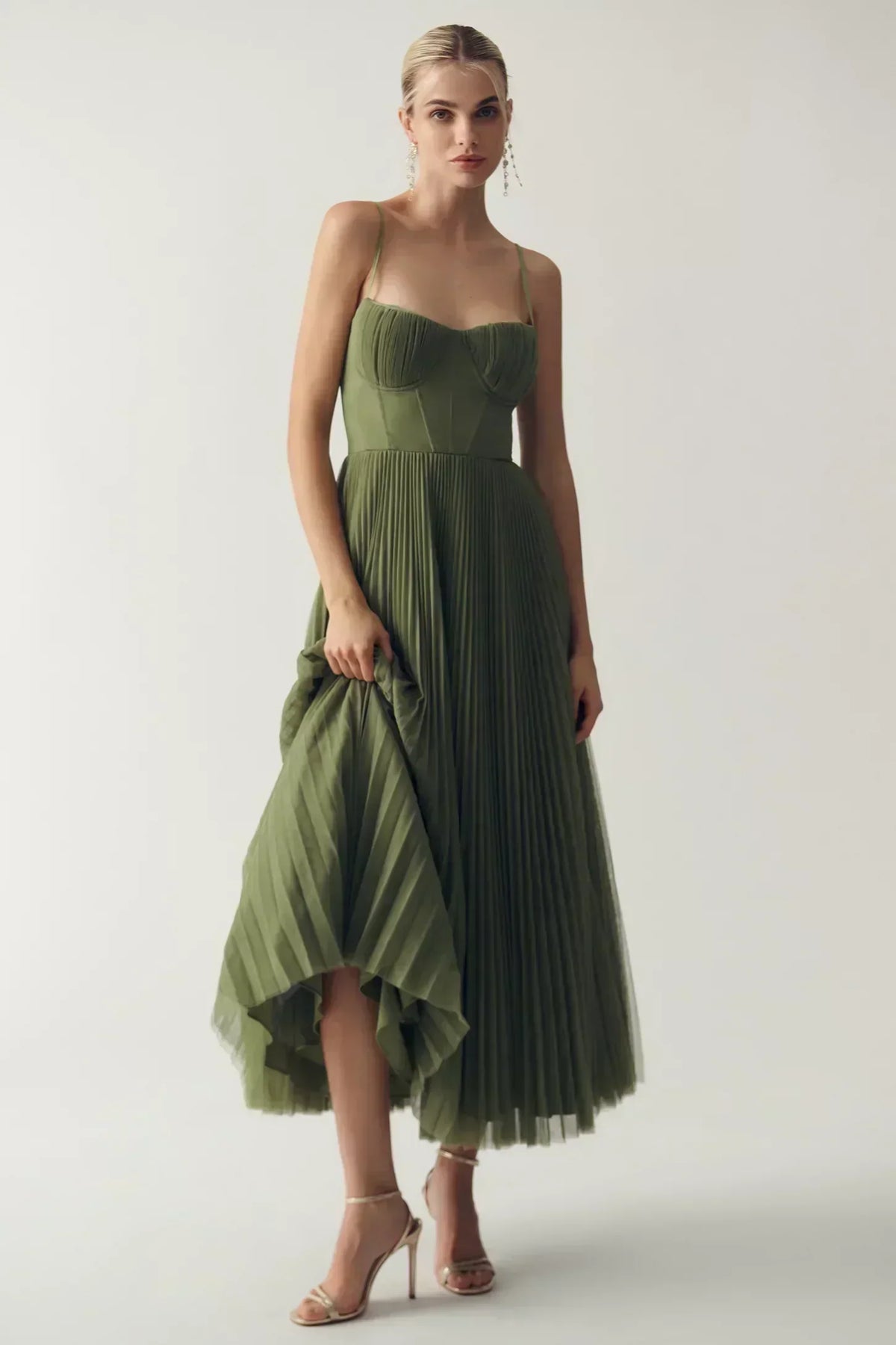 Serena – Midi Dress with Structured Bodice and Pleated Skirt